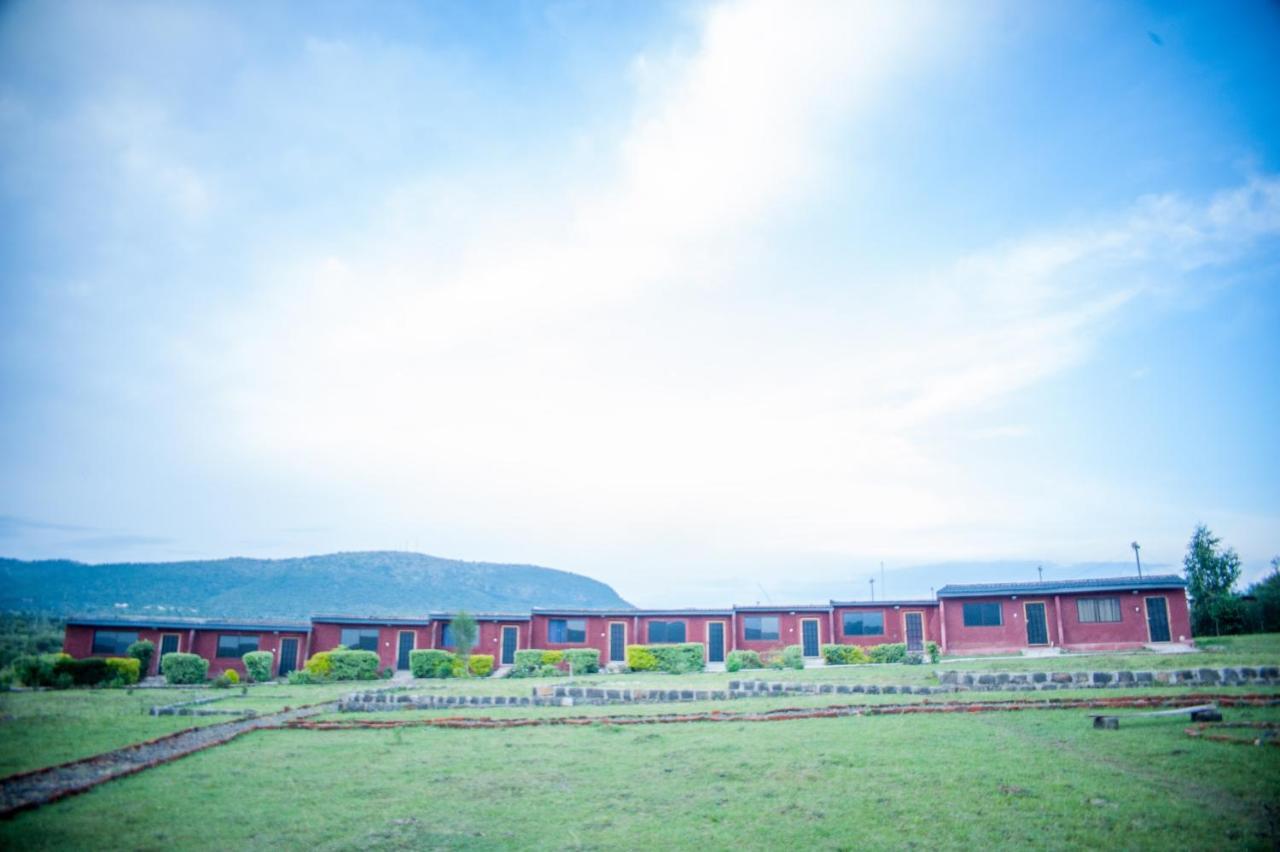 Endeem Mara Resort Ololaimutiek Esterno foto