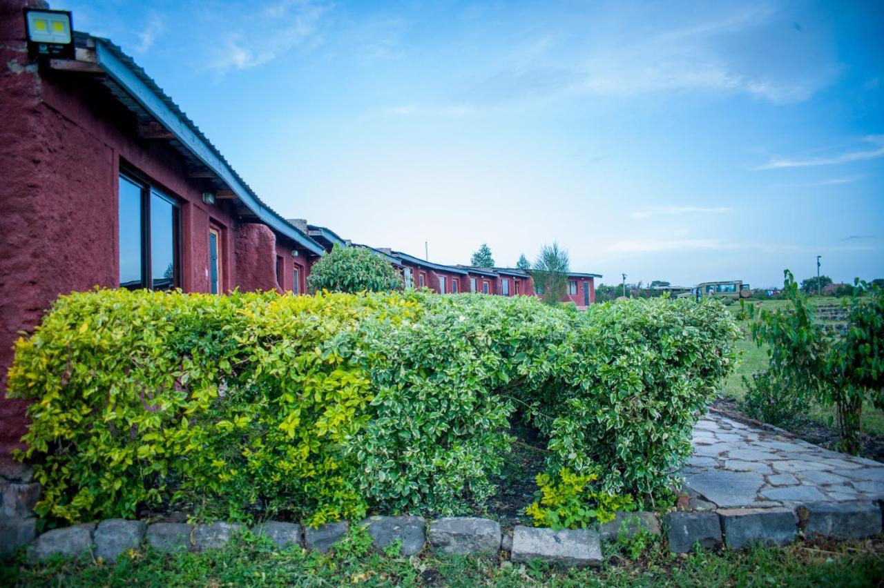 Endeem Mara Resort Ololaimutiek Esterno foto